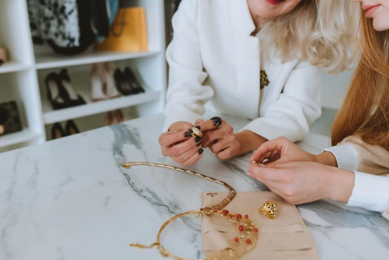 De verschillende soorten metalen in sieraden